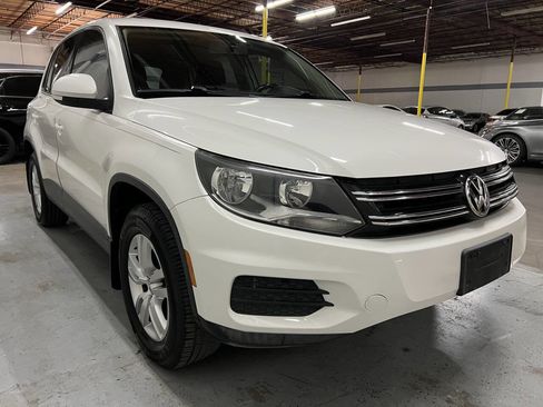 Used 2014 Volkswagen Tiguan S image 14