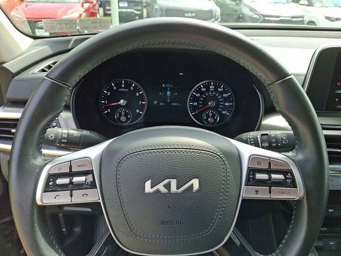 Certified 2022 Kia Telluride S image 23