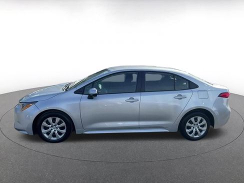 Used 2025 Toyota Corolla LE image 9