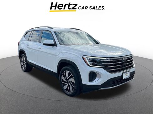 Used 2025 Volkswagen Atlas SE image 1