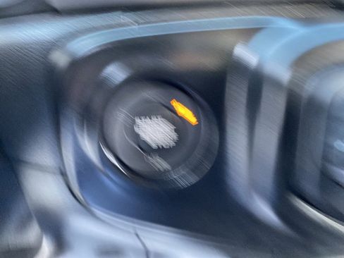 Used 2021 Jeep Gladiator Willys image 30