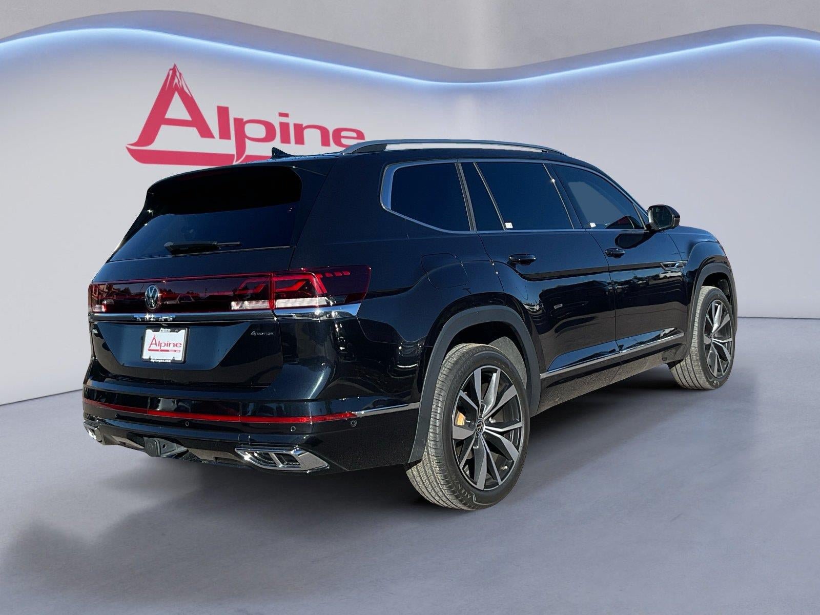 Used 2024 Volkswagen Atlas SEL Premium R-Line AWD/4WD image 5