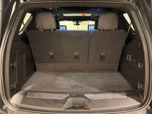 Used 2021 GMC Yukon Denali w/ Denali Premium Package image 10