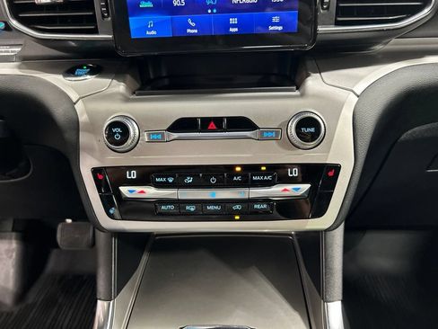 Certified 2021 Ford Explorer XLT w/ Equipment Group 202A AWD/4WD image 21