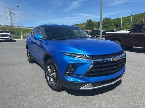 Used 2025 Chevrolet Blazer LT AWD/4WD image 1