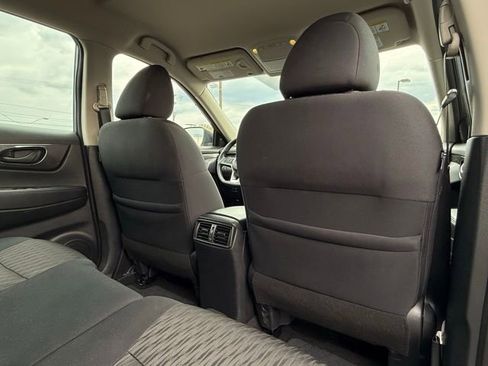 Used 2019 Nissan Rogue S image 21