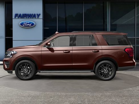 Used 2023 Ford Expedition XLT RWD image 3