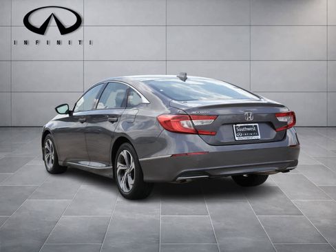 Used 2018 Honda Accord EX image 5
