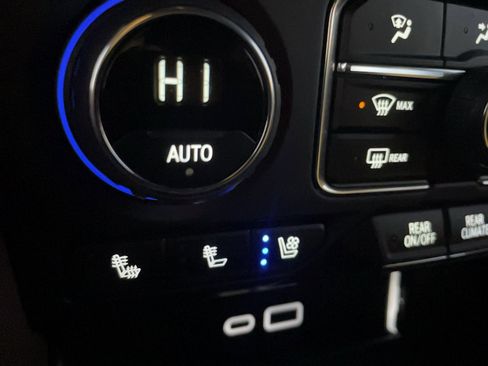 Used 2024 Chevrolet Suburban High Country image 46