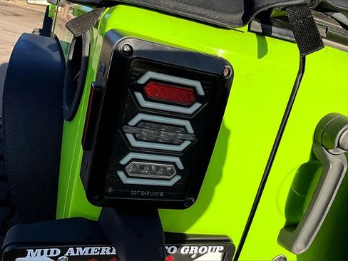 Used 2012 Jeep Wrangler Unlimited Sport image 30