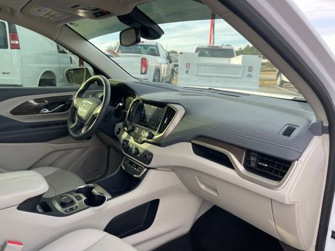 Used 2024 GMC Terrain Denali w/ Denali Premium Package image 31