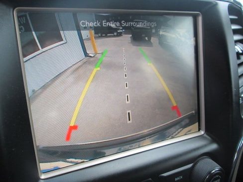 Used 2015 Jeep Grand Cherokee Limited w/ Trailer Tow Group IV image 19