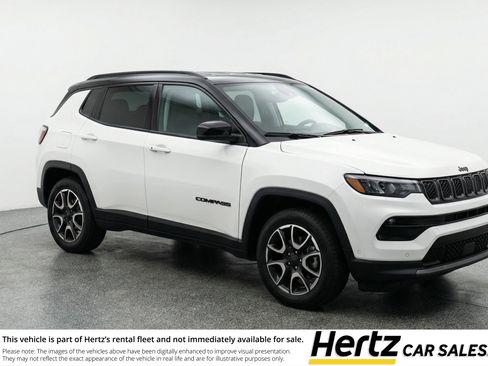 Used 2025 Jeep Compass Trailhawk image 1