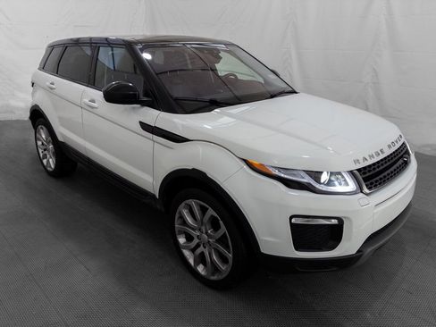 Used 2017 Land Rover Range Rover Evoque SE Premium image 11