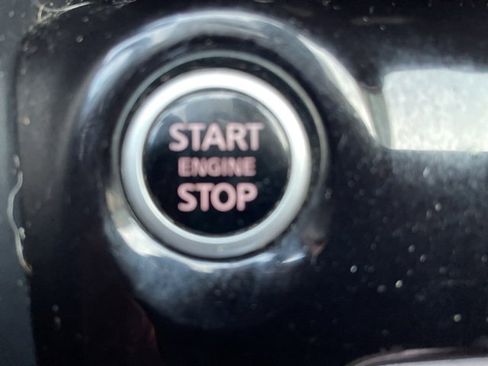 Used 2021 Nissan Versa SV image 36