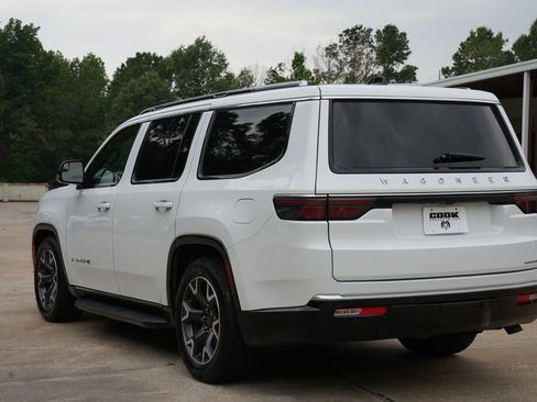 Used 2024 Jeep Wagoneer Series III AWD/4WD image 4