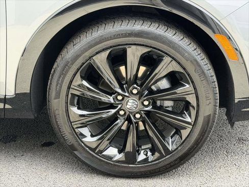 Used 2025 Buick Envista Sport Touring w/ Convenience I Package FWD image 9