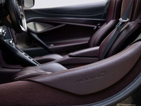 Used 2020 McLaren 720S Spider image 16