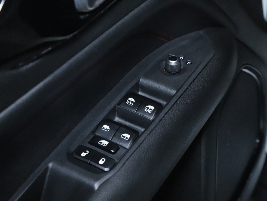 Used 2025 Jeep Compass Trailhawk AWD/4WD image 16