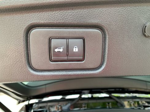 Used 2025 Nissan Pathfinder Rock Creek AWD/4WD image 9