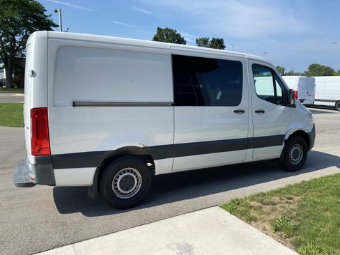 Used 2019 Freightliner Sprinter 2500 RWD image 3