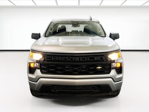 Used 2025 Chevrolet Silverado 1500 Custom RWD image 2
