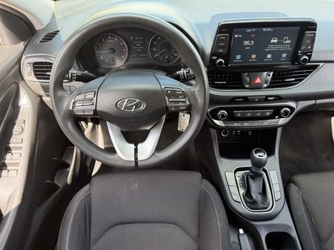 Used 2018 Hyundai Elantra GT FWD image 11