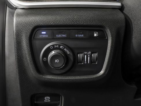 Used 2023 Jeep Grand Cherokee 4xe image 28