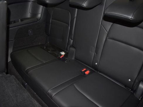 Used 2024 Nissan Pathfinder SL image 17