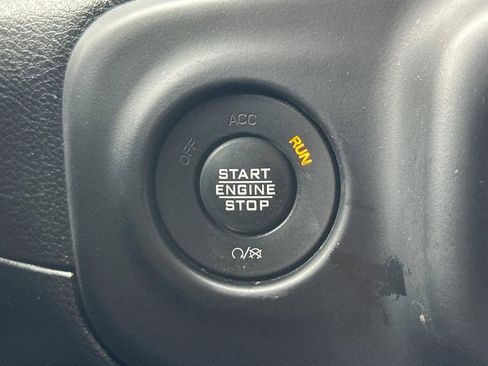 Used 2020 Jeep Wrangler Unlimited Sport AWD/4WD image 32