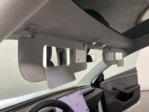 Used 2024 Tesla Model 3 Standard Range RWD image 31