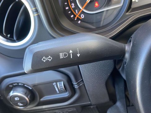 New 2025 Jeep Gladiator High Tide image 23