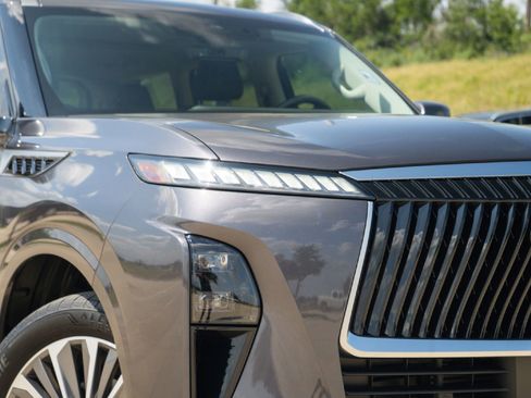 Certified 2025 INFINITI QX80 Luxe AWD/4WD image 3
