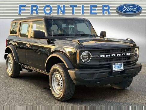 New 2025 Ford Bronco 4-Door image 1