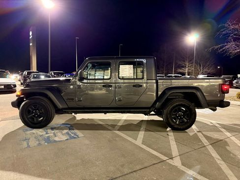 Used 2021 Jeep Gladiator Sport image 10