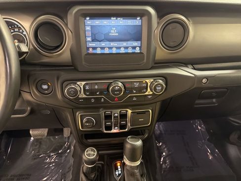 Used 2021 Jeep Gladiator Sport AWD/4WD image 15
