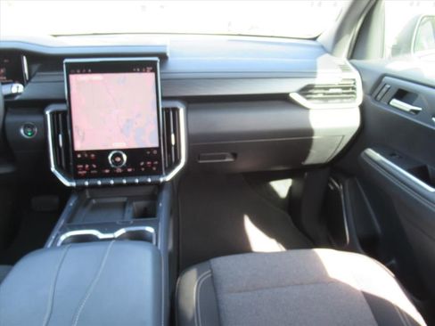 Used 2025 GMC Acadia Elevation FWD image 13