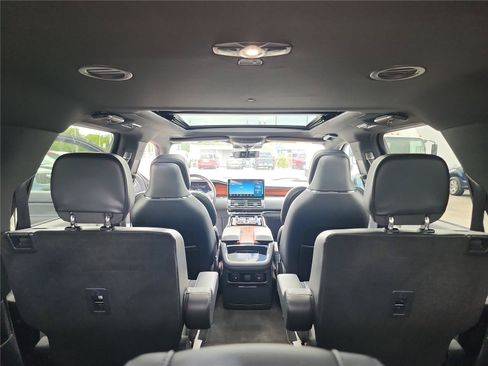 Certified 2024 Lincoln Navigator Reserve AWD/4WD image 20