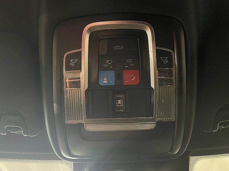Used 2026 RAM 3500 Laramie AWD/4WD image 18