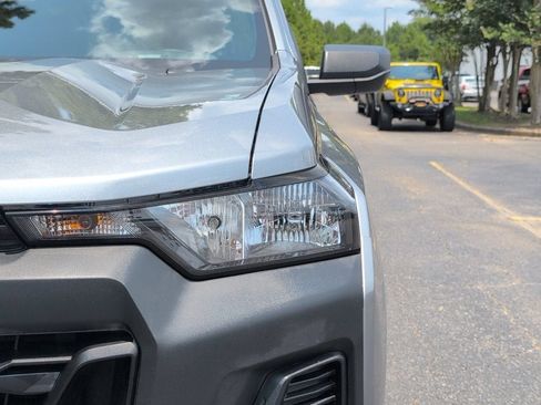 Used 2024 Chevrolet Colorado W/T RWD image 13