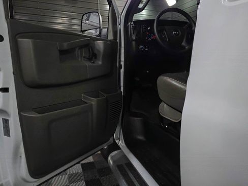Used 2023 GMC Savana 2500 w/ Driver Convenience Package image 26