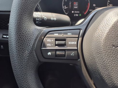 Used 2025 Honda CR-V LX image 15