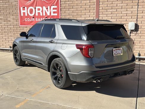 Used 2022 Ford Explorer ST w/ ST Street Pack image 3