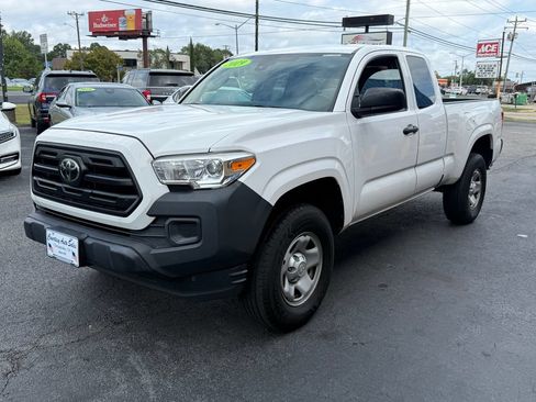 Used 2019 Toyota Tacoma SR RWD image 3