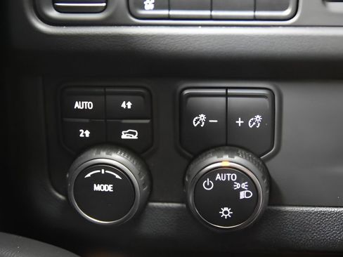 Used 2023 Chevrolet Tahoe LT image 16