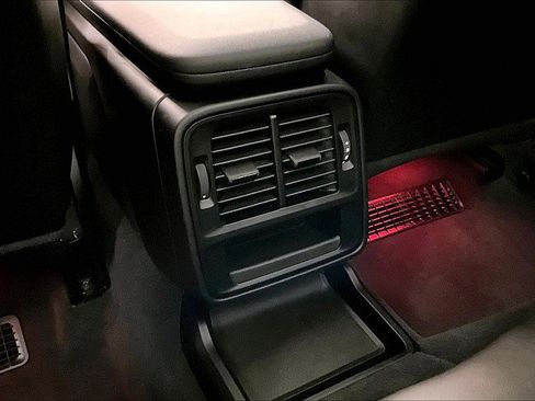 Used 2021 Porsche Taycan 4S w/ Premium Package image 22