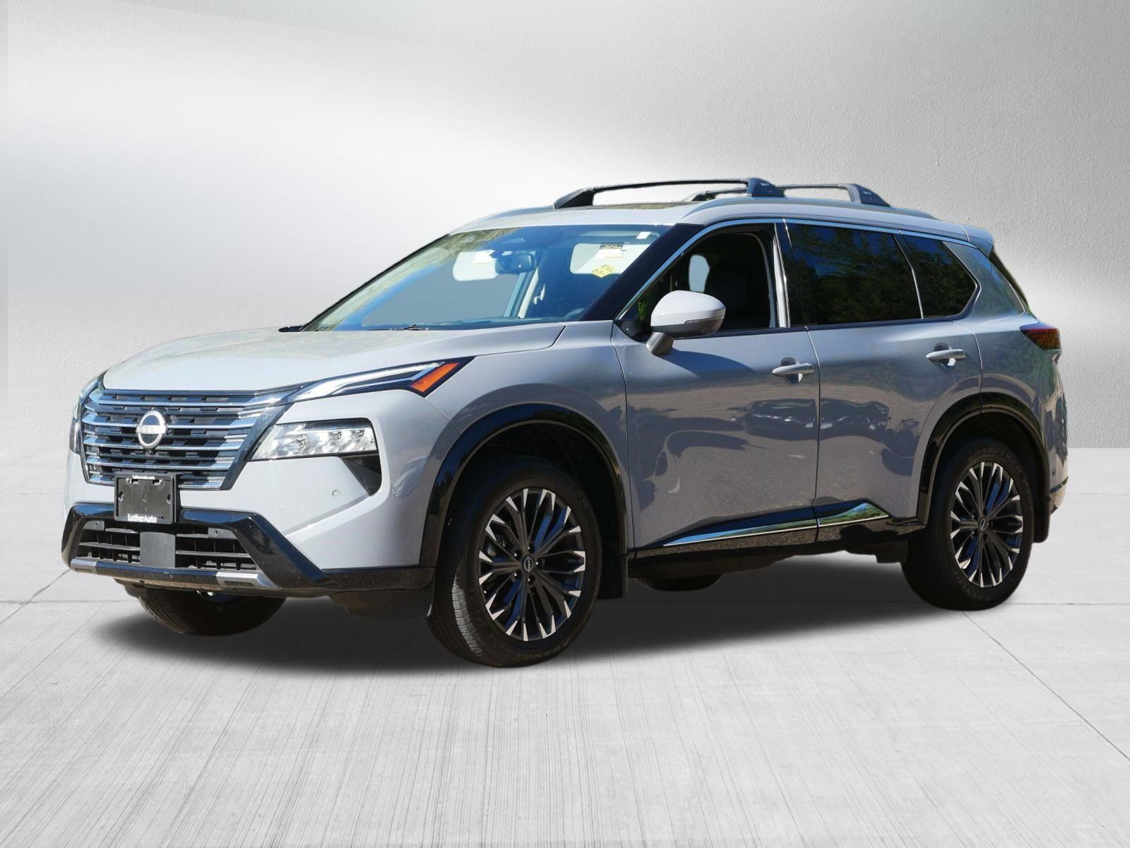 Certified 2025 Nissan Rogue Platinum w/ Platinum Premium Package AWD/4WD image 3