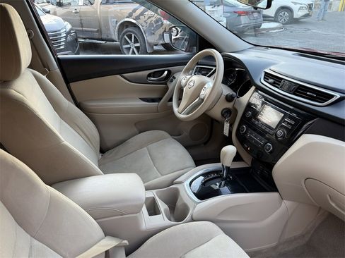 Used 2015 Nissan Rogue S image 23