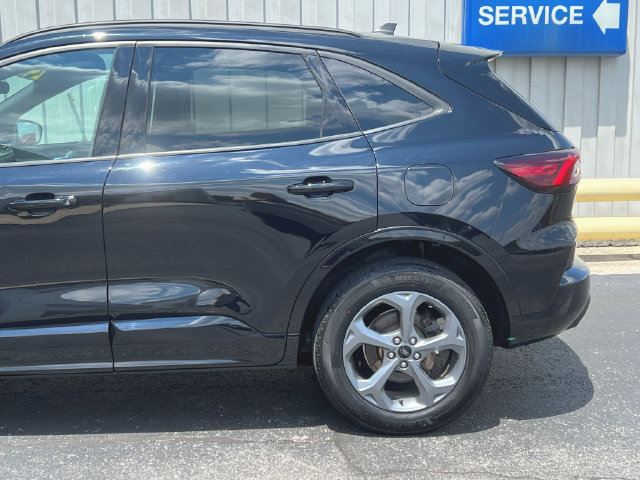 Used 2023 Ford Escape ST-Line w/ Tech Pack #1 AWD/4WD image 15