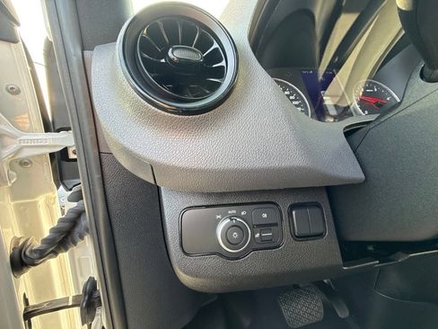 Used 2024 Mercedes-Benz Sprinter 2500 image 23